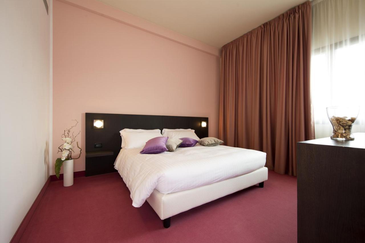 Anusca Palace Hotel Castel San Pietro Terme Εξωτερικό φωτογραφία