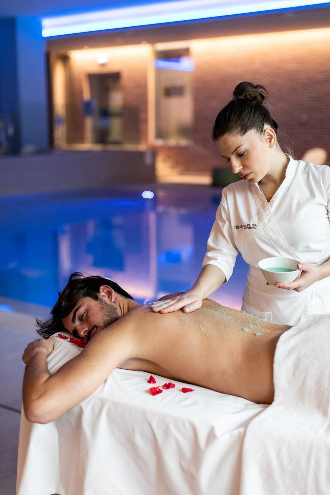 Anusca Palace Hotel Castel San Pietro Terme Εξωτερικό φωτογραφία